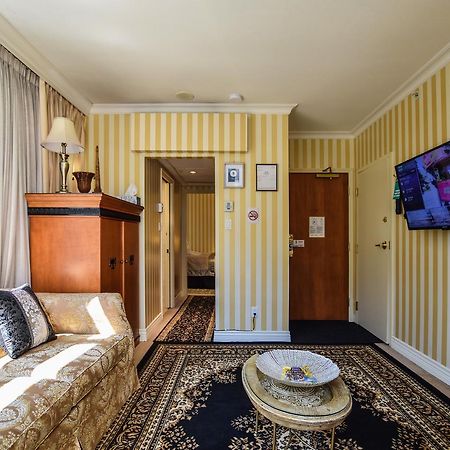 Boutique Suites - Ванкувер Экстерьер фото