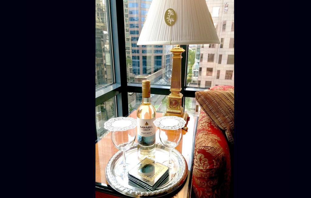 Boutique Suites - Ванкувер Экстерьер фото